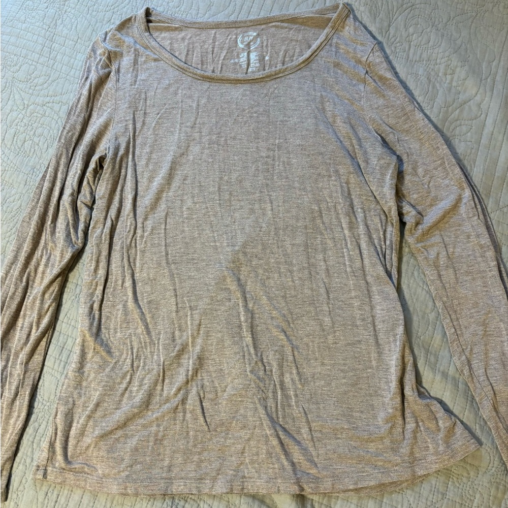 Maurice’s long sleeve. Medium.
